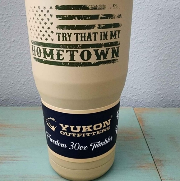 NEW "Try that in my Hometown " Yukon Buc-ees tumbler - Picture 6 of 8